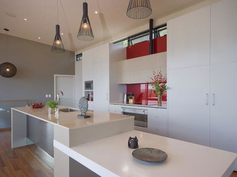The McLaren Eye Holiday House - Whitsundays Accommodation 1