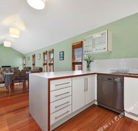 Family Friendly Weatherboard Cottage - Whitsundays Accommodation
