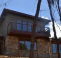 Of Stone  Wood Guesthouse Secluded getaway - Whitsundays Accommodation