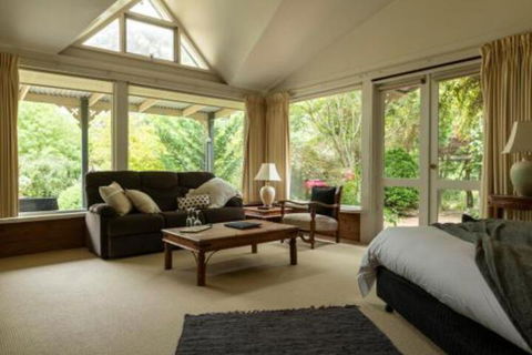 In The Valley - Whitsundays Accommodation 2