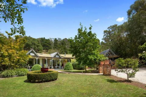 In The Valley - Whitsundays Accommodation 0