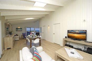 Pet Friendly Lentara St. 26 Fingal Bay - Whitsundays Accommodation 0