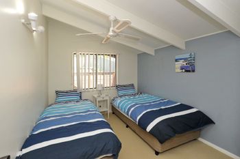 Pet Friendly Lentara St. 26 Fingal Bay - Whitsundays Accommodation 3