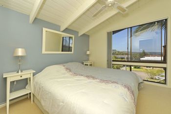 Pet Friendly Lentara St. 26 Fingal Bay - Whitsundays Accommodation 1