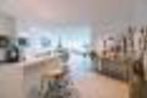 Panoramic Vista From A 54 Floor CBD Apartment - Whitsundays Accommodation 2