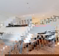 Apartment CBD - Pitt - Whitsundays Accommodation