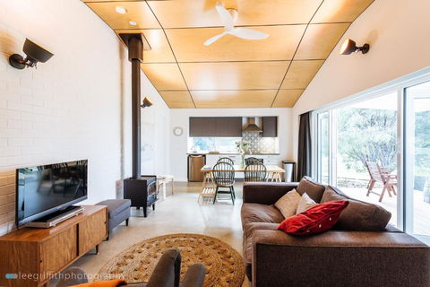 Stablebase - Whitsundays Accommodation 1