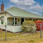 Dillons Cottage - Whitsundays Accommodation 0