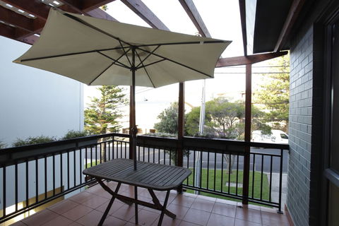 La Mer Sea View Apartment - Whitsundays Accommodation 4