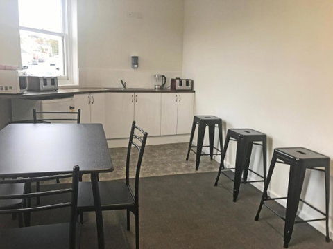 Okeefes Hotel Backpackers - Whitsundays Accommodation 4