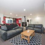 Stratton Summit 4 Modern Sophisticated Style With Lake & Mountain Views - Whitsundays Accommodation 0