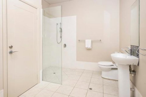 Caves Retreat - Whitsundays Accommodation 1