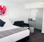 The Avenue Inn - Whitsundays Accommodation