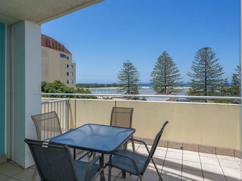 Waldorf Unit 409 The Entrance NSW - Whitsundays Accommodation 1