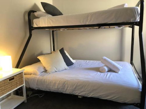 Klosters 2 - Whitsundays Accommodation 6