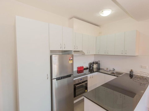 Kooringa 1 / 8 Townsend Street - Whitsundays Accommodation 2