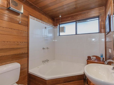 Lodge 67 3 / 58 Townsend Street - Whitsundays Accommodation 2