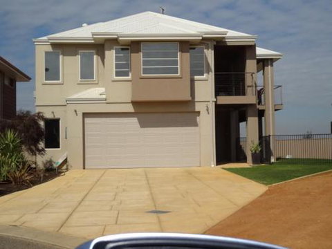 Acaciabnb - Whitsundays Accommodation 0