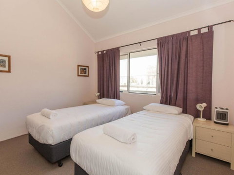 Cascades 13 / 3 Kurrajong Street - Whitsundays Accommodation 6
