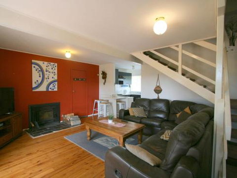 14 Cobbon Crescent Jindabyne - Whitsundays Accommodation 3