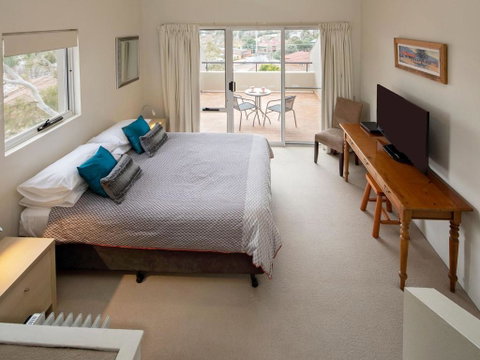 Cascades 18 / 3 Kurrajong Street - Whitsundays Accommodation 5
