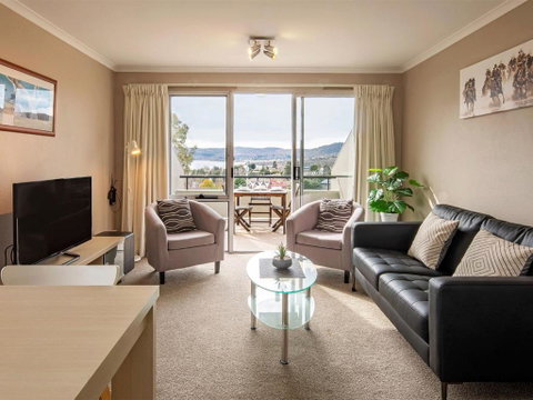 Cascades 18 / 3 Kurrajong Street - Whitsundays Accommodation 3