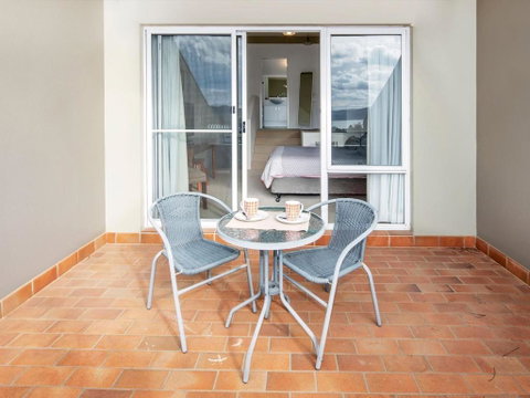 Cascades 18 / 3 Kurrajong Street - Whitsundays Accommodation 2