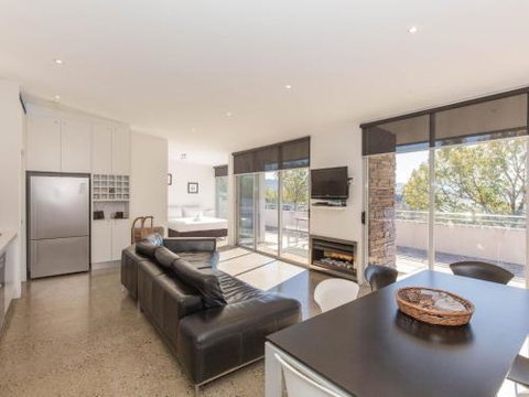 Edge 7 / 16 Clyde Street - Whitsundays Accommodation 4