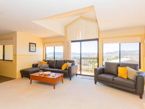 Dromaius 7 / 23 Nettin Circuit - Whitsundays Accommodation 1