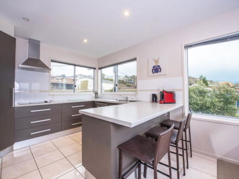 Grevillea 1 / 12 Poly Cow Lane - Whitsundays Accommodation 1