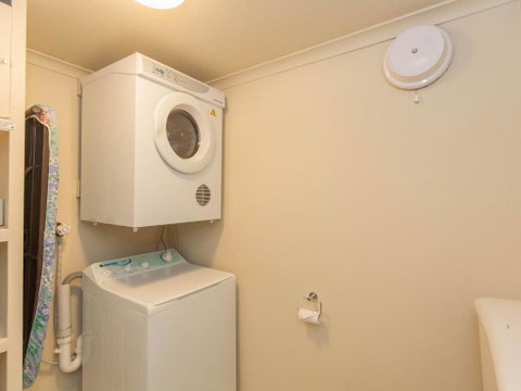 Banksia 2 / 35 Townsend Street - Whitsundays Accommodation 1