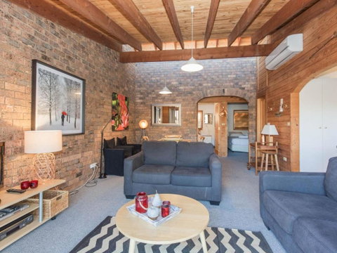 Koola 2 / 41 Townsend Street - Whitsundays Accommodation 2