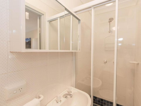 Lakeside 3 / 37 Cobbon Crescent - Whitsundays Accommodation 3