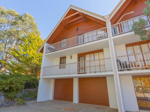 Misty Gables 2 / 24 Townsend Street - Whitsundays Accommodation 2