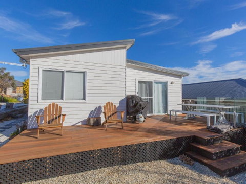 St Helenas 5 Twynam Street Jindabyne NSW 2627 - Whitsundays Accommodation 1