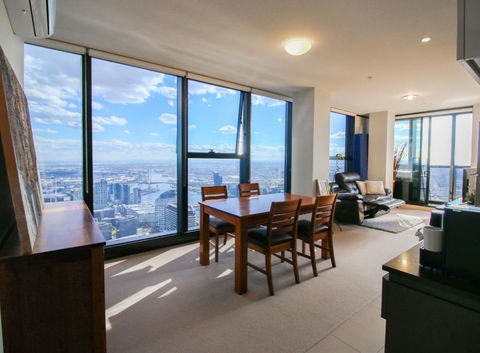 ON TOP Of THE WORLD BEST VIEWS In MELBOURNE !! - Whitsundays Accommodation 6