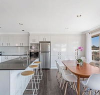 Soldiers Point Spectacular - Whitsundays Accommodation