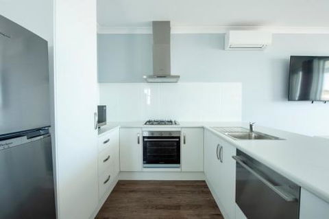 Wallaroo Beachfront Tourist Park - Whitsundays Accommodation 4