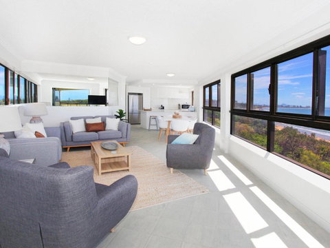 Parkyn Place 7 3 BDRM Oceanview Apt On Mooloolaba Spit - Whitsundays Accommodation 4