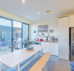 Shore to Relax Family or Corporate Bookings Only - Whitsundays Accommodation