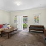 THE TEACHERS COTTAGE - Whitsundays Accommodation 0