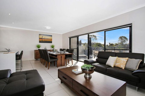 Cypress Townhouse 21 Mulwala - Whitsundays Accommodation 2