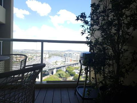 Riverfront Brisbane City - Whitsundays Accommodation 0