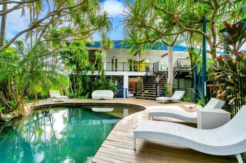 SANTORINIatPALM COVE - Whitsundays Accommodation 0
