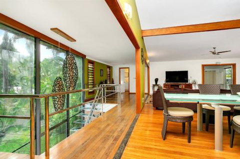 SANTORINIatPALM COVE - Whitsundays Accommodation 2