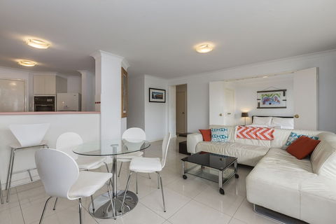 Cottesloe Cove Beach Apartment - Whitsundays Accommodation 6