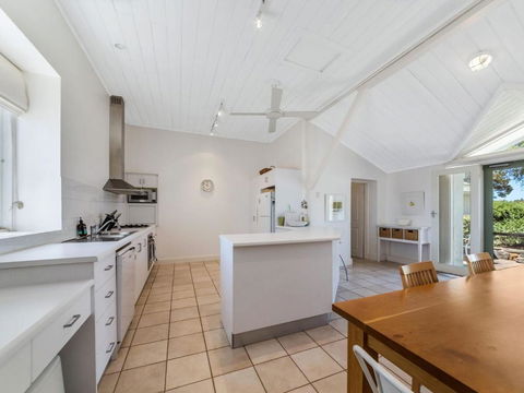 Devonshire On Davey Road 9 Davey Road - Whitsundays Accommodation 5