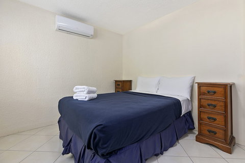 Hop Skip Jump Away From Hastings Unit 6 Descola 6 Noosa Drive - Whitsundays Accommodation 4