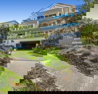 Impressive Views of Noosa Unit 8 Taralla 16 Edgar Bennett Avenue Noosa Heads - Whitsundays Accommodation