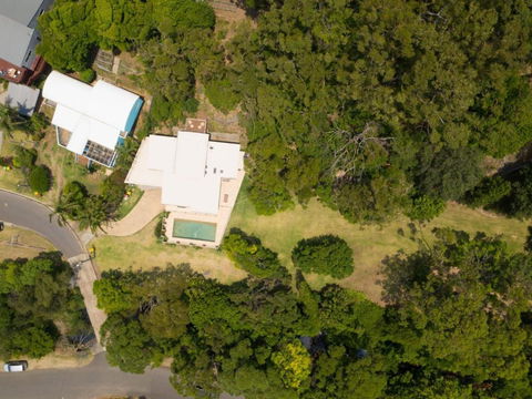 The Stanwell Beach Glass House Beach & Pool - Whitsundays Accommodation 3